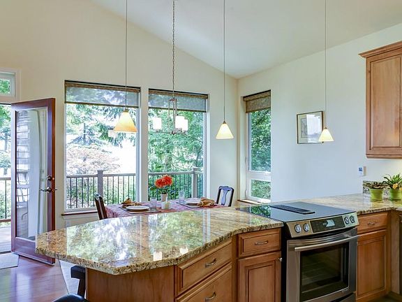 4th image of 8950 Ferncliff Ave NE