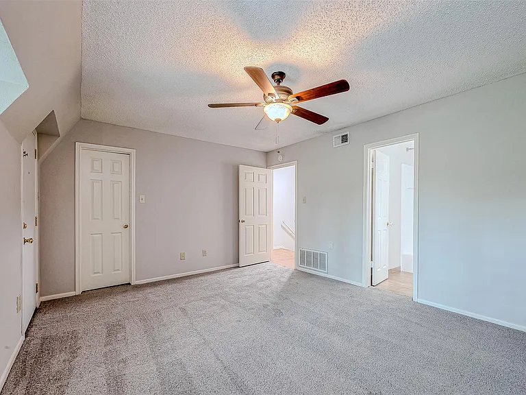 432 N Post Oak Ln — Photo 26