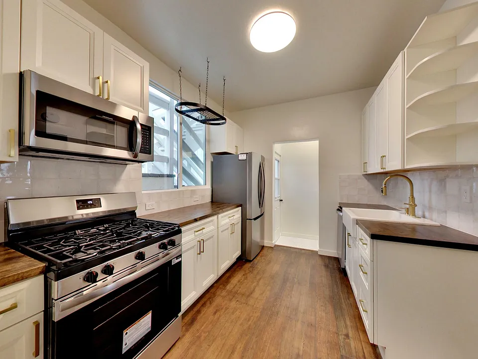728 Page St #4