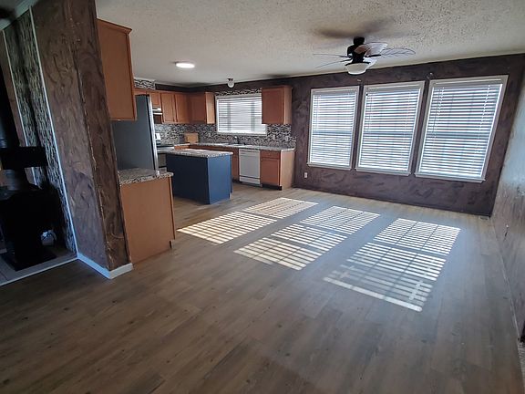 5th image of 4431 Mager Dr