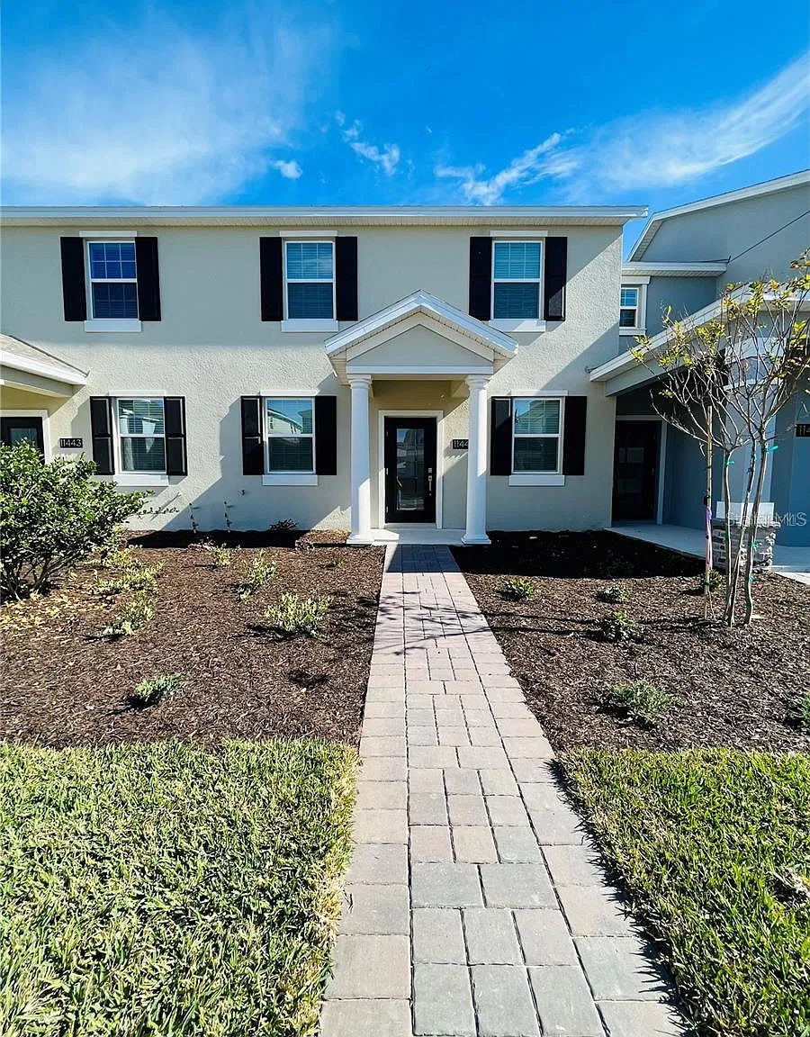 3 bed, 2.5 bath, 1636 sqft, $2,699 — Photo 1