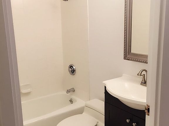 5th image of 350 W 50th St APT 3K