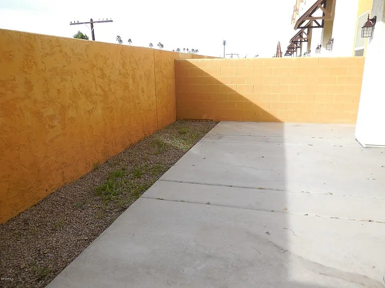 1131 E Cedar St — Photo 25