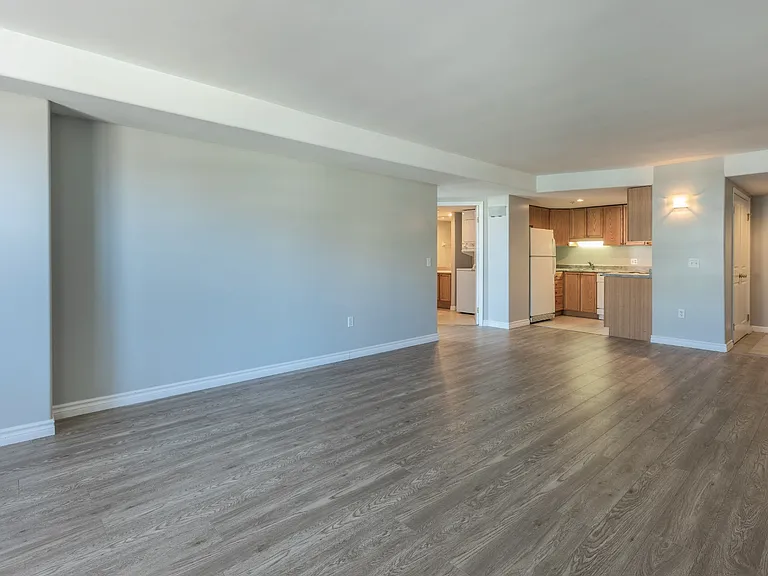 1015 Barrington St — Photo 7