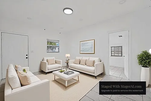 1114 NW 39th St Photo 1