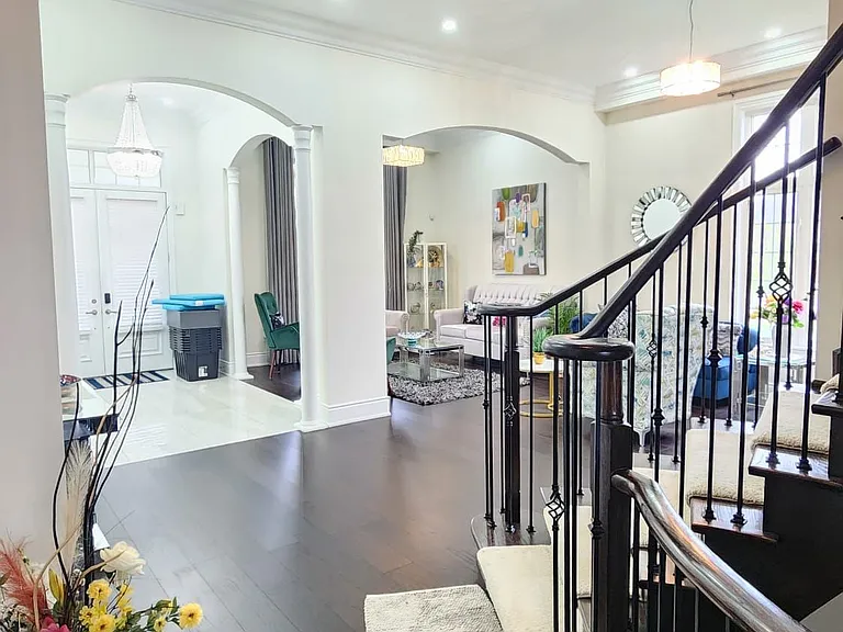 12 Royal West Dr — Photo 19