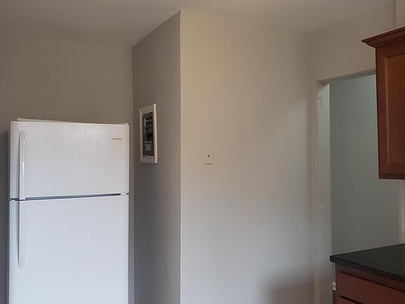 4th image of 21 Flanders Ln #21