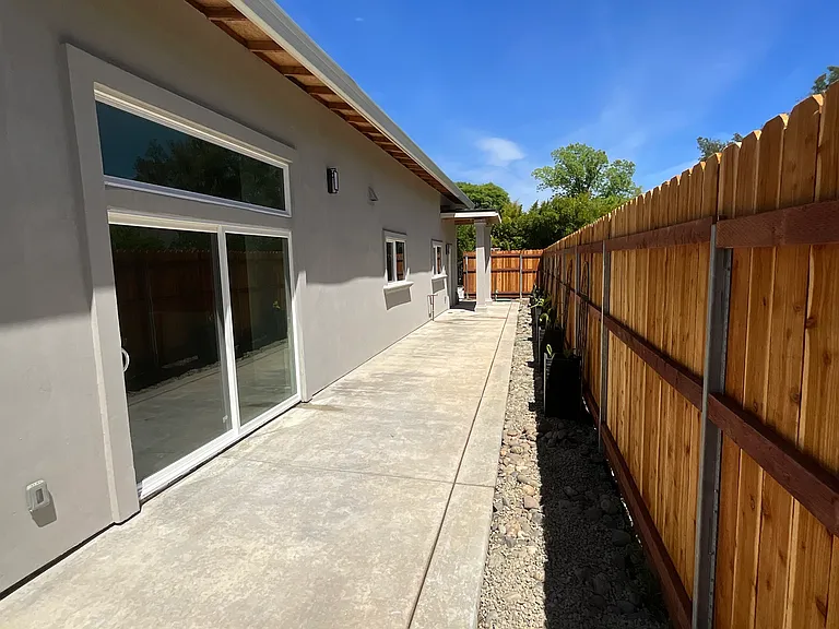 6724 Walnut Ave — Photo 2