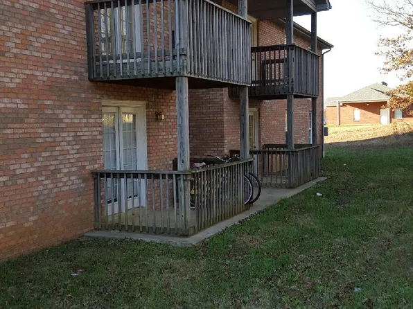1263 Parkway Pl, Clarksville, TN