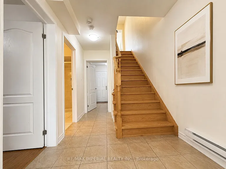 233 Remembrance Rd — Photo 6