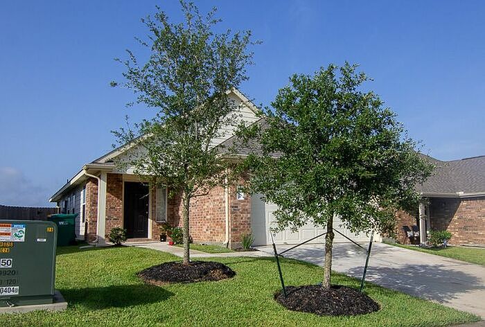 2nd image of 2915 Karin Crest Ln