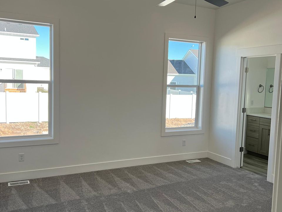 1st image of 3996 N Ola Vista Ave