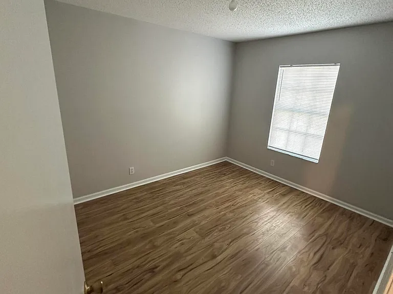 6856 Mill Brook Pl — Photo 10