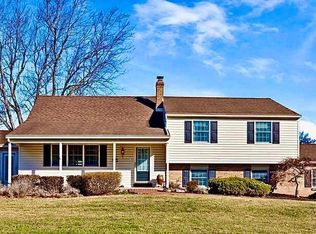 891 Spruce Ln, Harleysville, PA 19438
