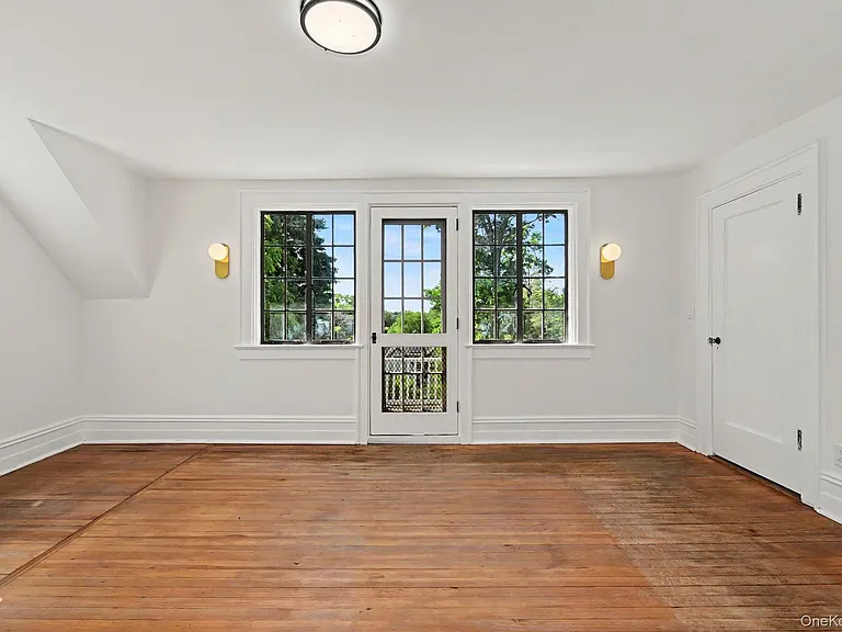 53 Cortlandt Ave — Photo 18