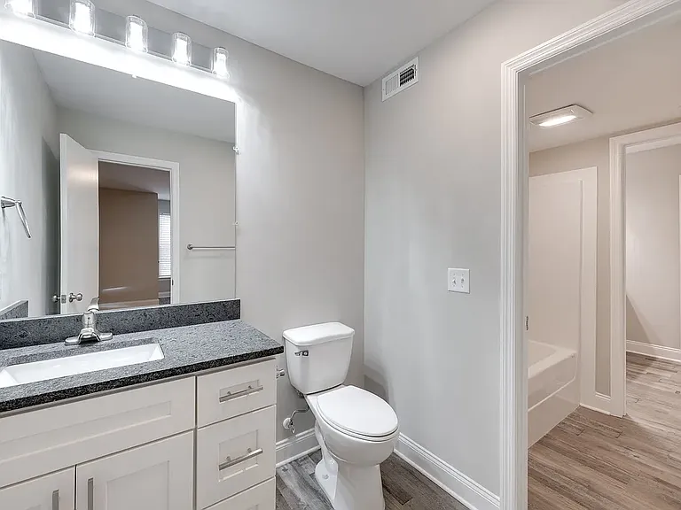 Park Ridge Apartments — Photo 15