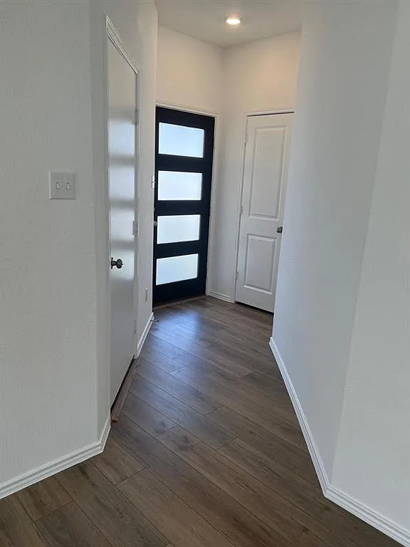 3 bed, 2.0 bath, 1461 sqft, $1,925 — Photo 3