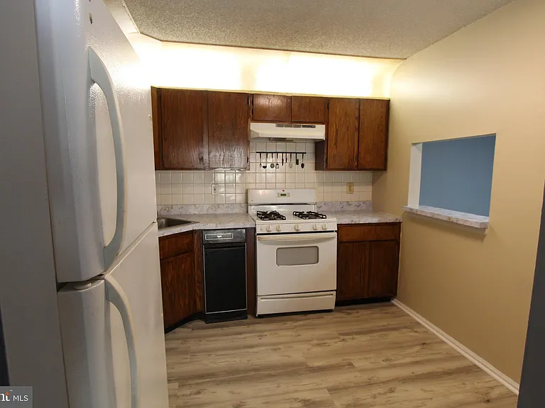 8 Joyner Ct — Photo 10
