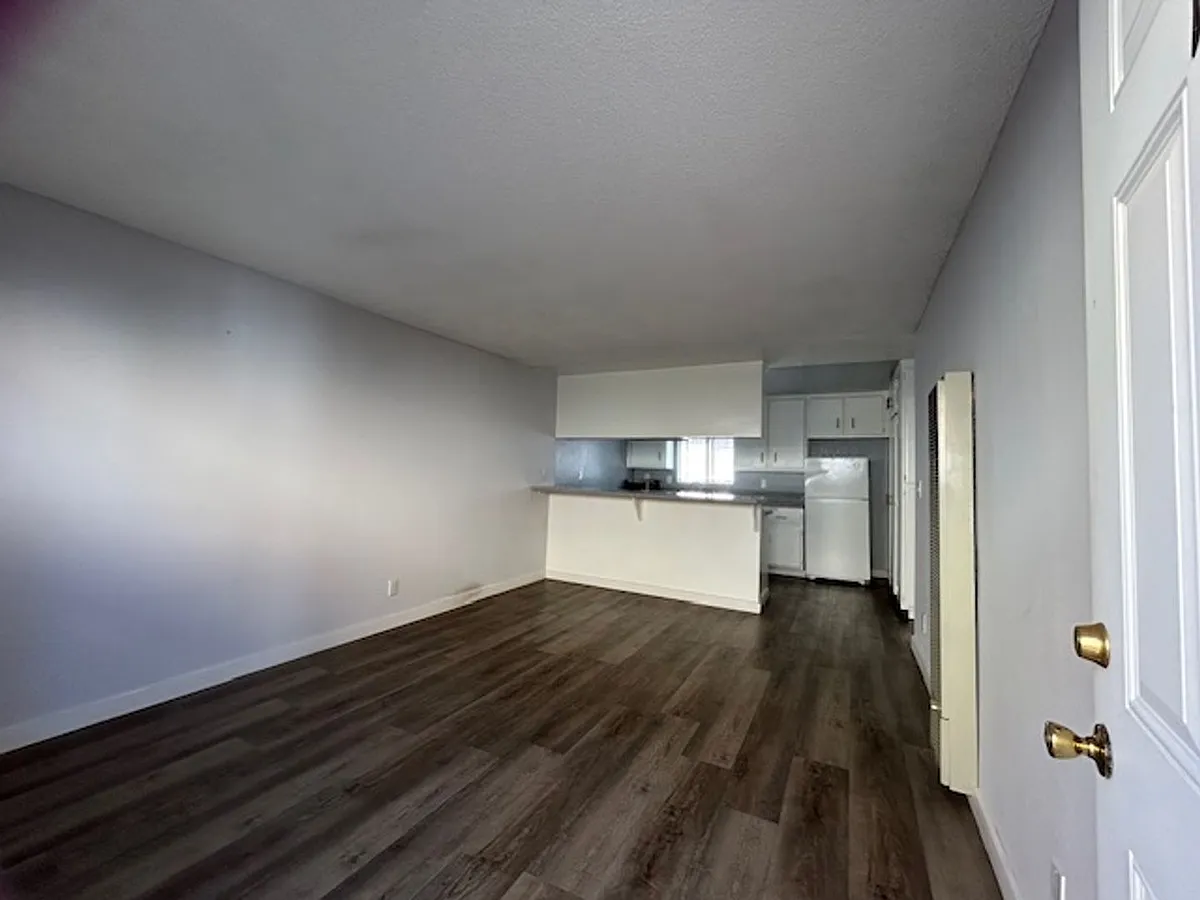 Building Photo - 1308 W 225th St #10