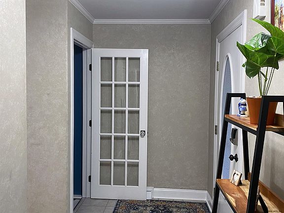 3rd image of 9 Dublin Square Ln