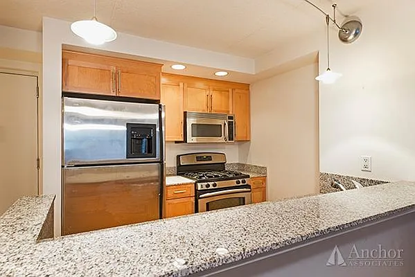 Rented by Anchor Associates | media 9