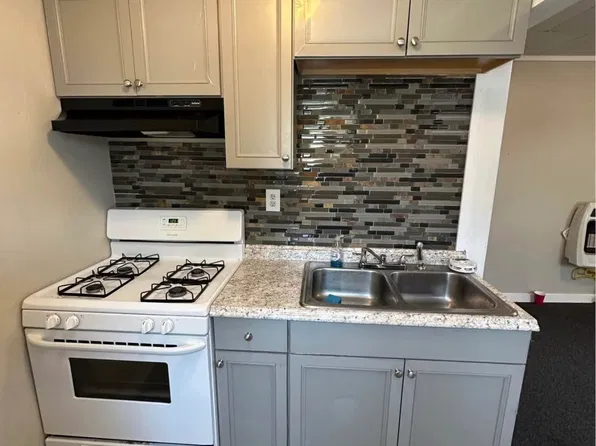 38 Winter St APT 2, Fall River, MA 02720
