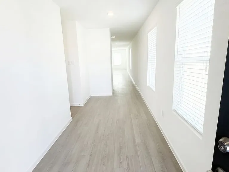 1832 Sanderling St — Photo 7