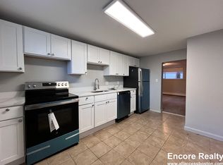 10 Bryon Rd UNIT 2, West Roxbury, MA 02132