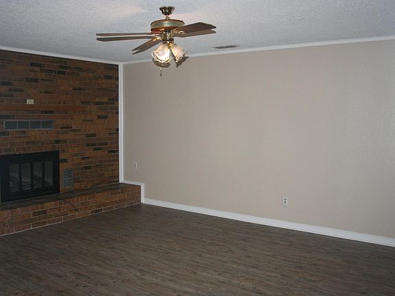 Living - view 2