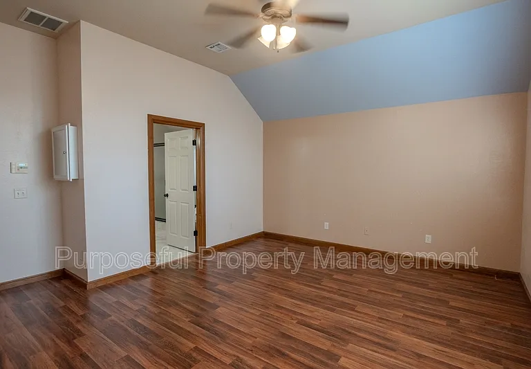 8833 NW 114th Cir — Photo 32
