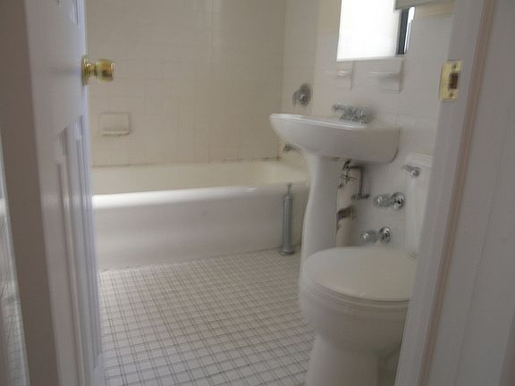 4th image of 2741 Sedgwick Ave APT 4F