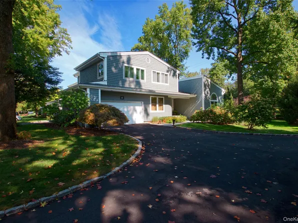 40 Tiffany Circle, Manhasset, NY 11030