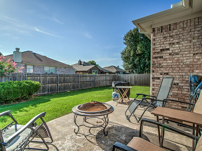 16232 Seminole Dr — Photo 11