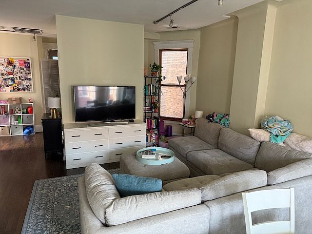 1st image of 651 W Armitage Ave #4