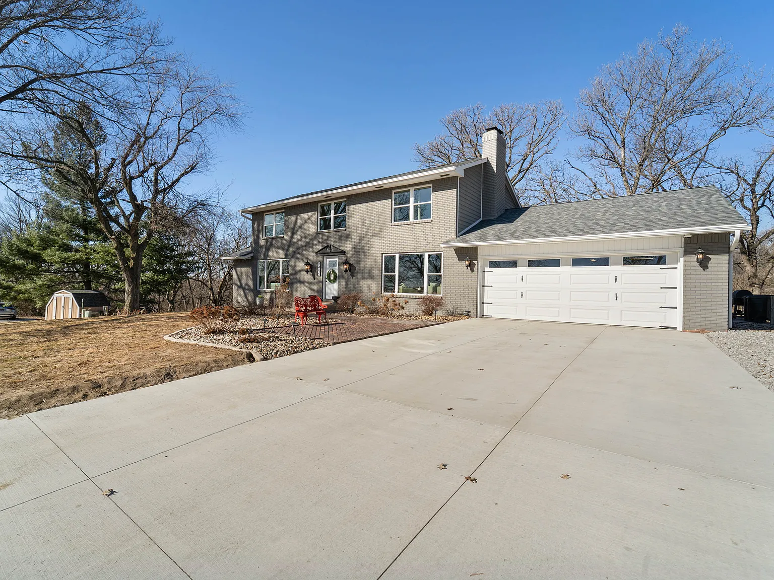 5 bed, 2568 sqft, $3,750 — Photo 3