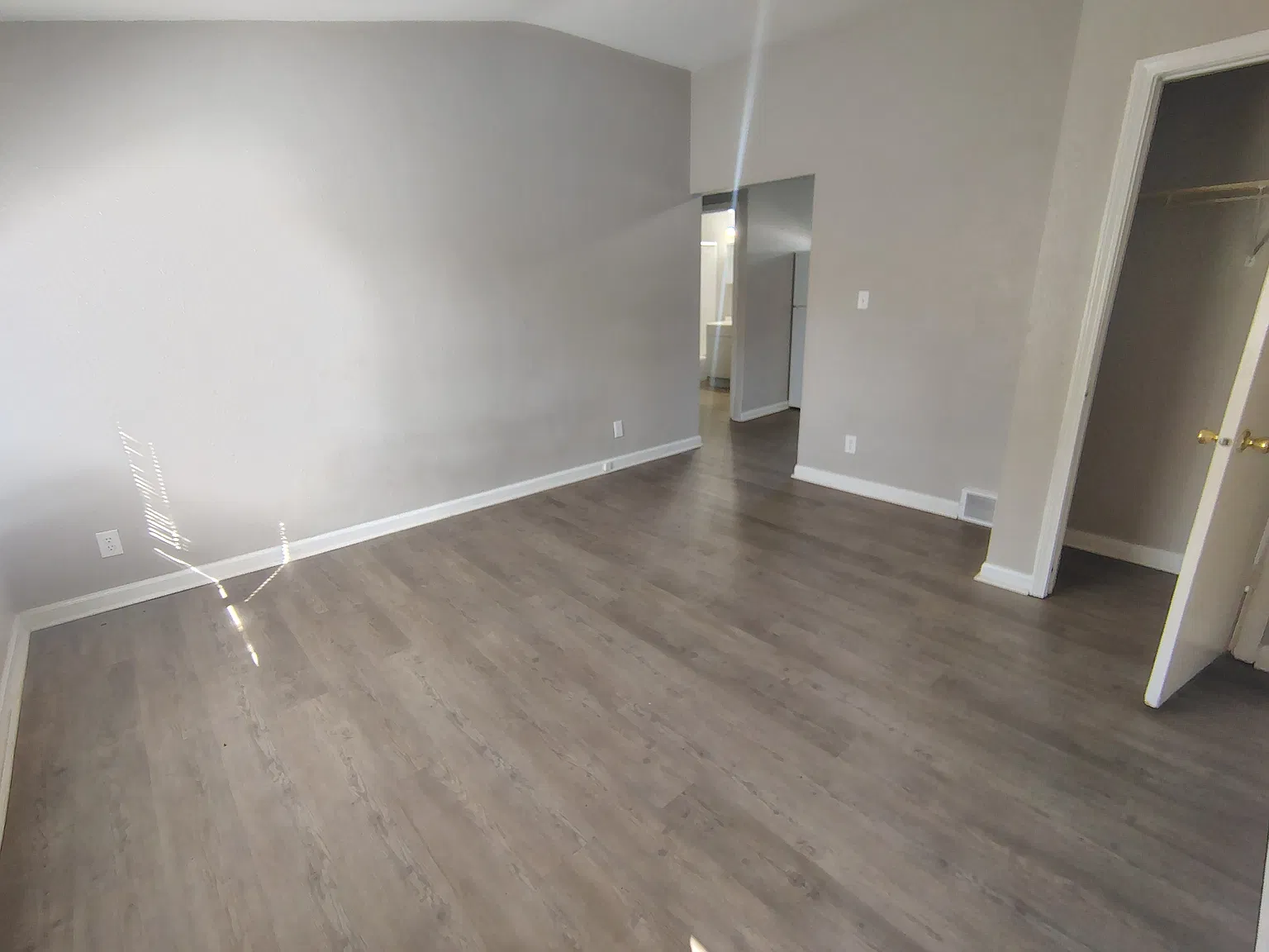 1 bed, 800 sqft, $900 — Photo 3