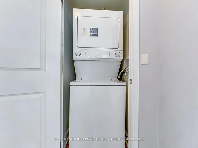 18 Yorkville Ave #3204 — Photo 24