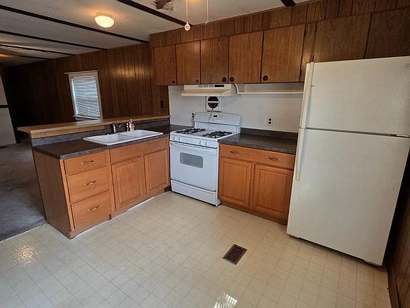 5th image of 28 Lantern Ln