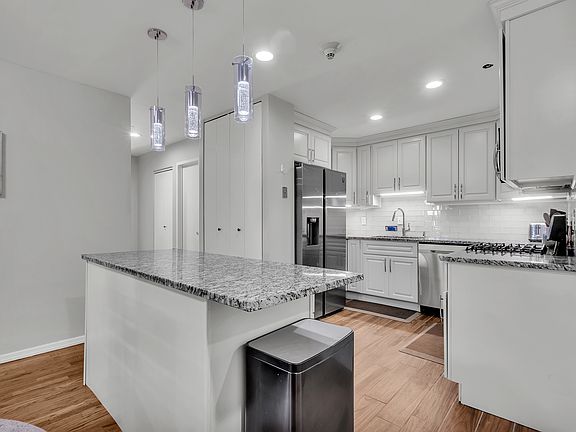 4th image of 21 Lake St APT 1E