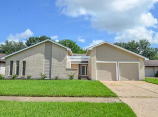 9232 Vickijohn Dr, Houston, TX 77031