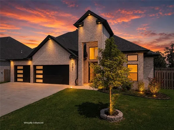 381 Rainforest Loop, Centerton, AR 72719