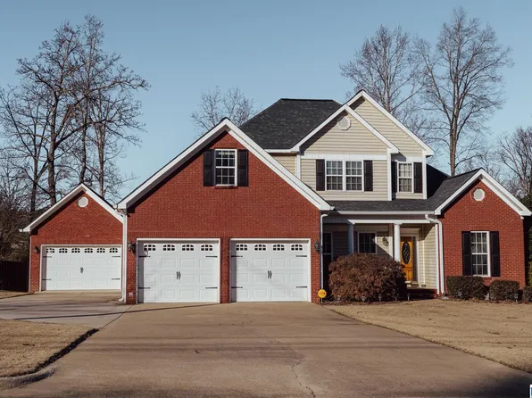 272 Lillian Ln, Anniston, AL 36207