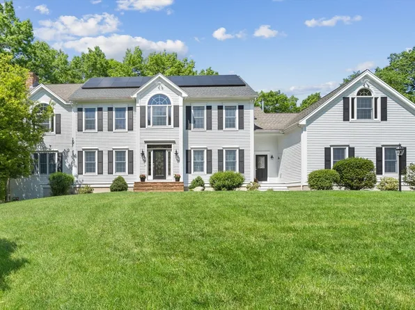 29 Northwoods Rd, Groton, MA 01450