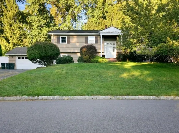 10 Rosemere Ave, West Caldwell Twp., NJ 07006