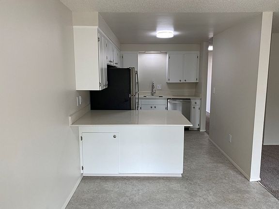 4th image of 980 Edmonds Ave NE APT 105