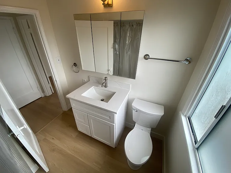 204 Haight Ave — Photo 9