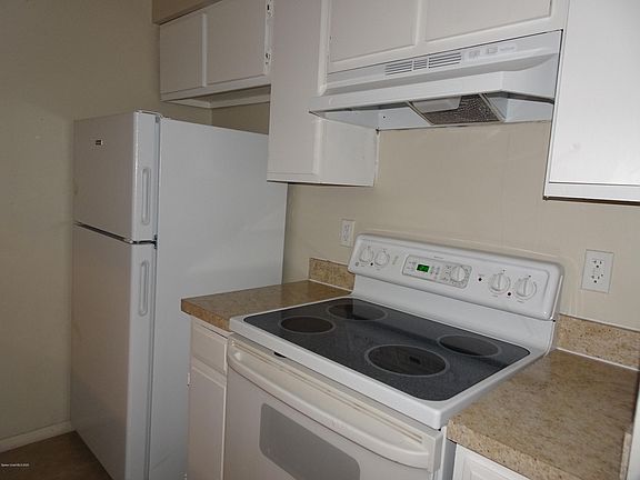 3rd image of 1594 S South St #1594