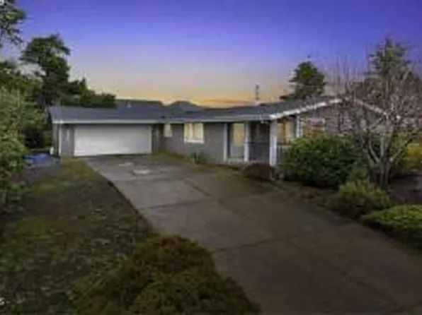 1621 Siano Loop, Florence, OR 97439