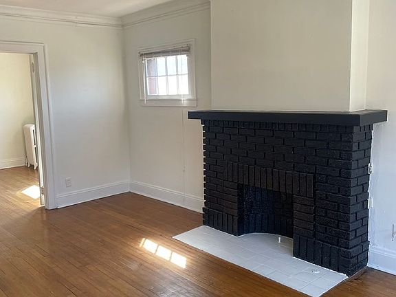 3rd image of 2115-2123 Lennox Rd #17