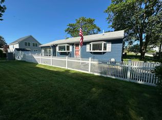 77 Cranberry St, Wells, ME 04090